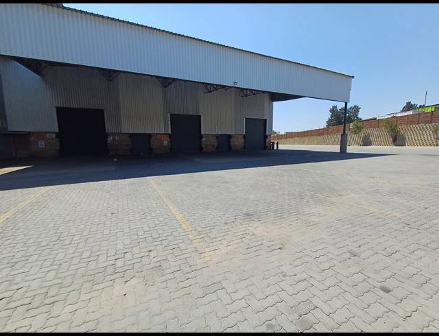 22,510M² WAREHOUSE TO LET IN COSMO CITY